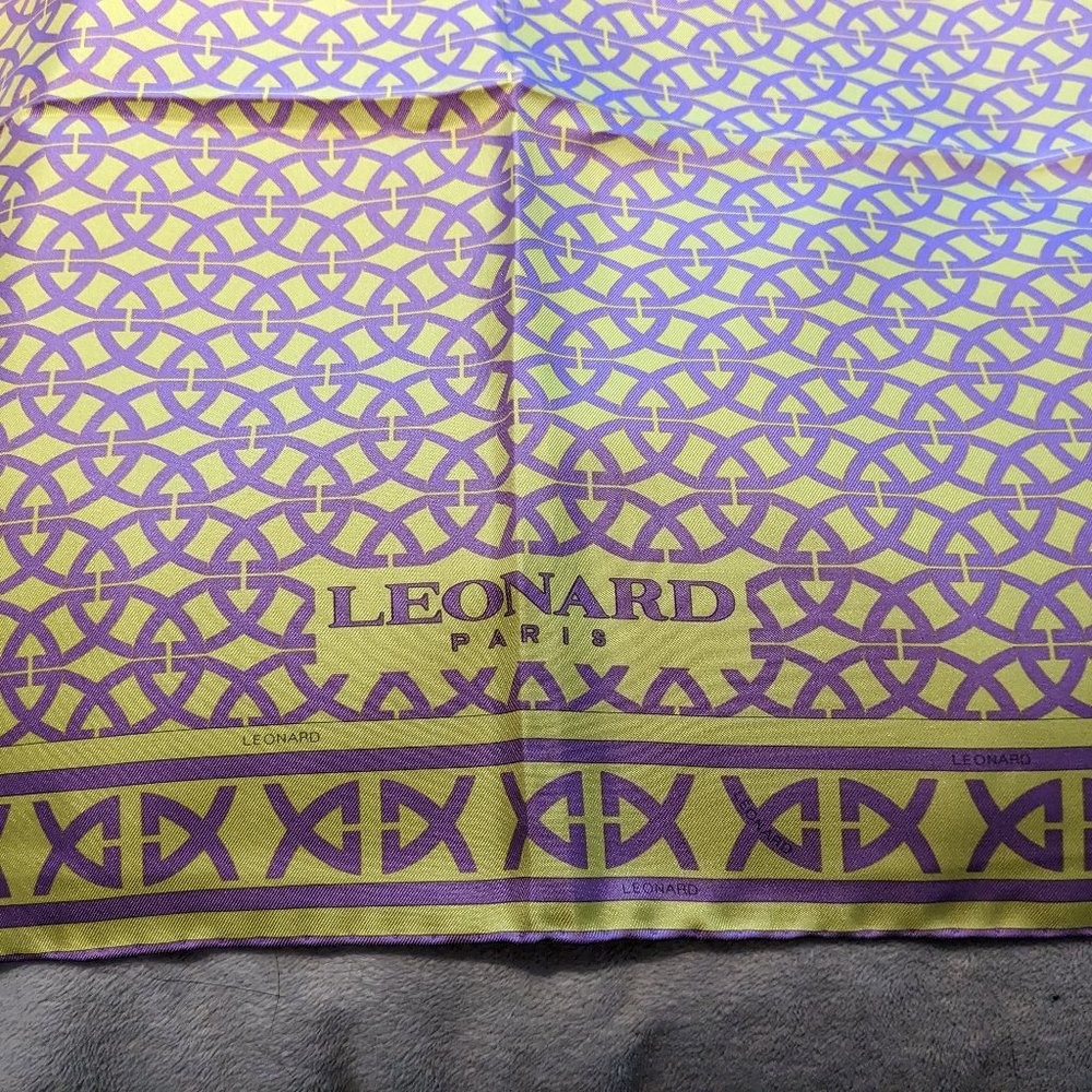 Carré de soie Silk foulard Léonard, Paris